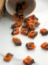 Load image into Gallery viewer, SALMON CUBES (NO MINT)